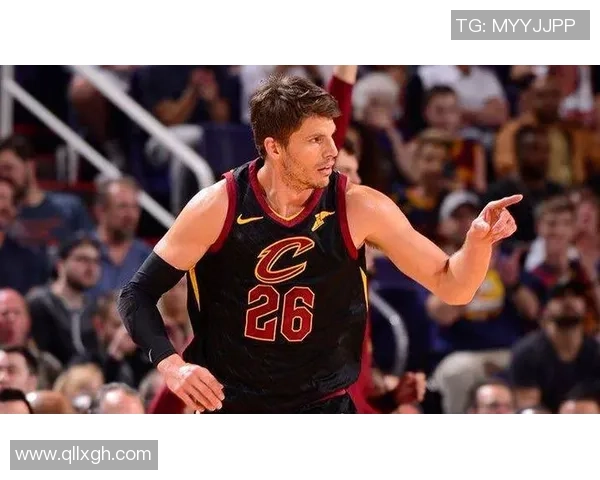 从街头少年到顶级射手 本泽马的成长之路